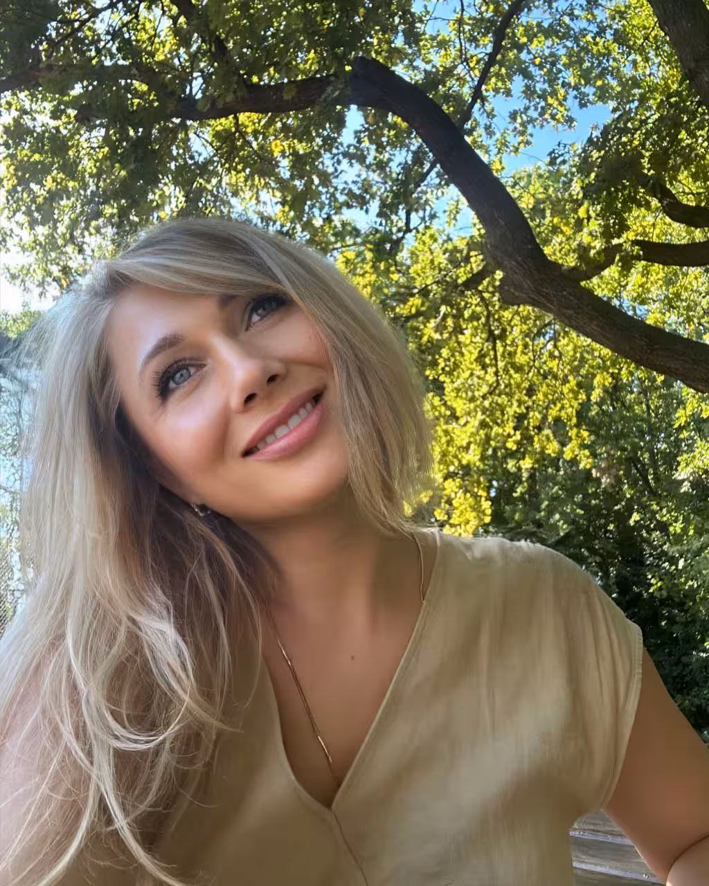 Yuliia brides by young man