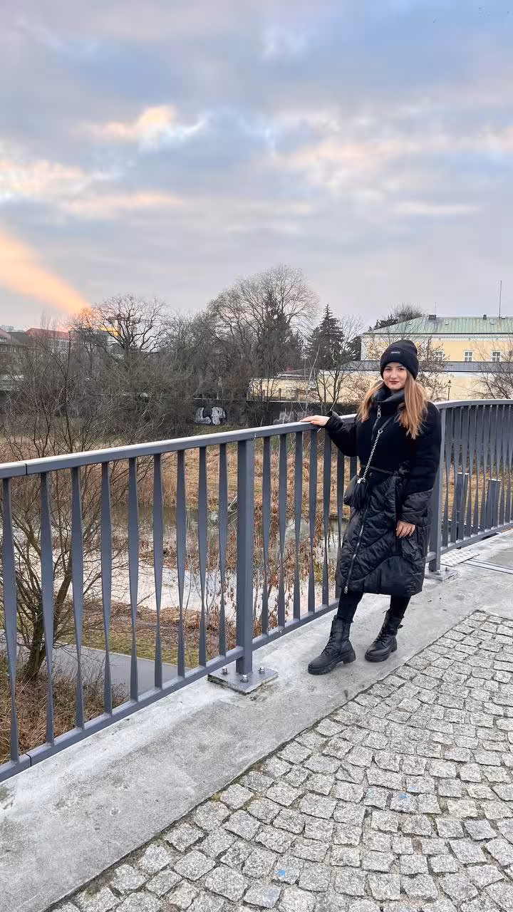 Viktoria friendship books penpals