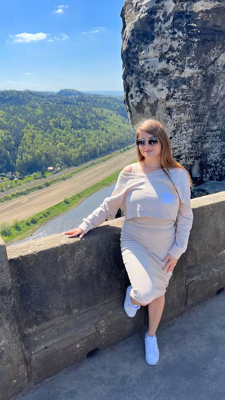 Viktoria friendship books penpals