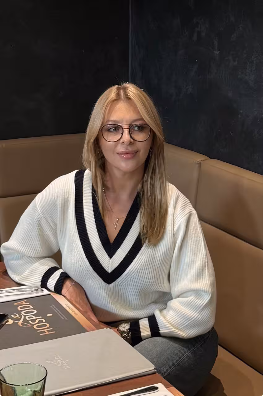 Olena friends brides