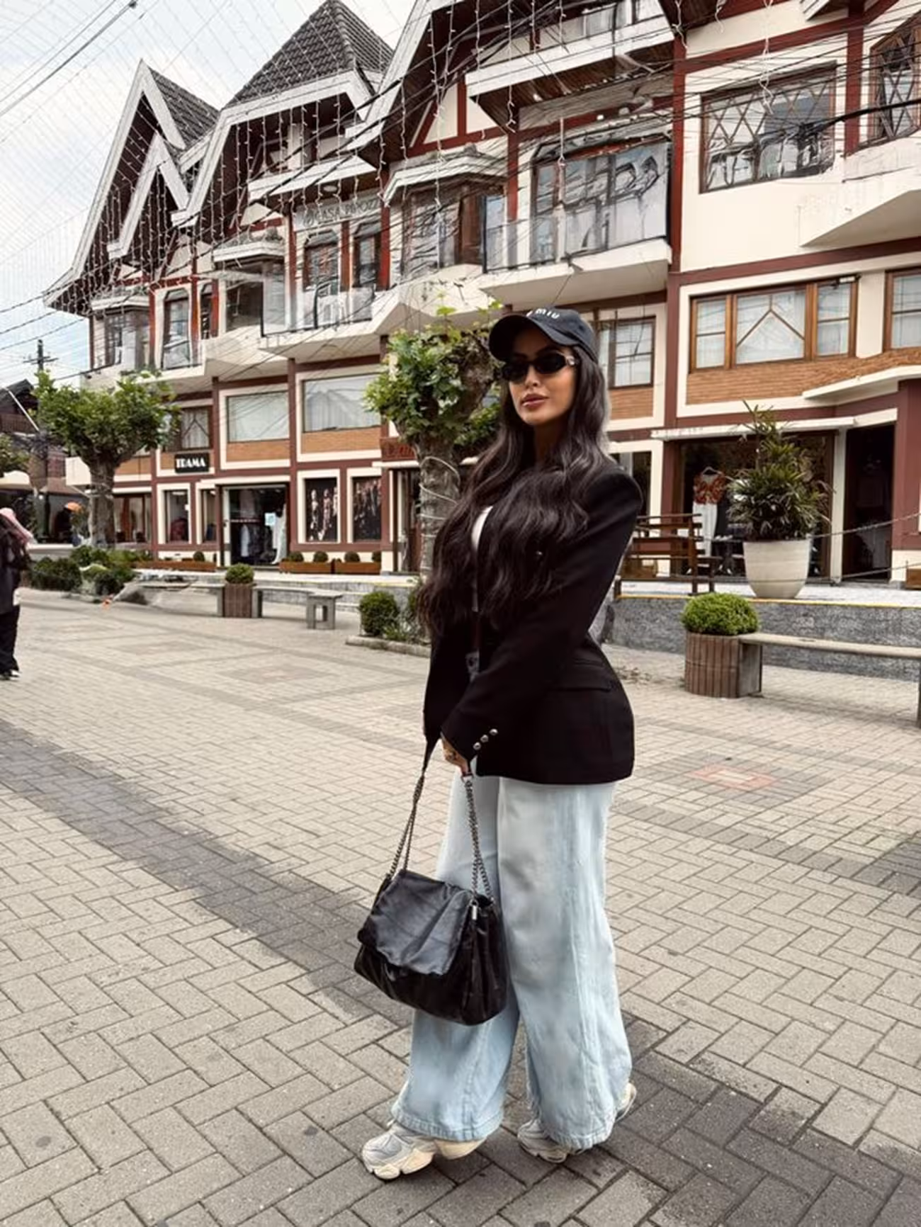 Raquel friends brides